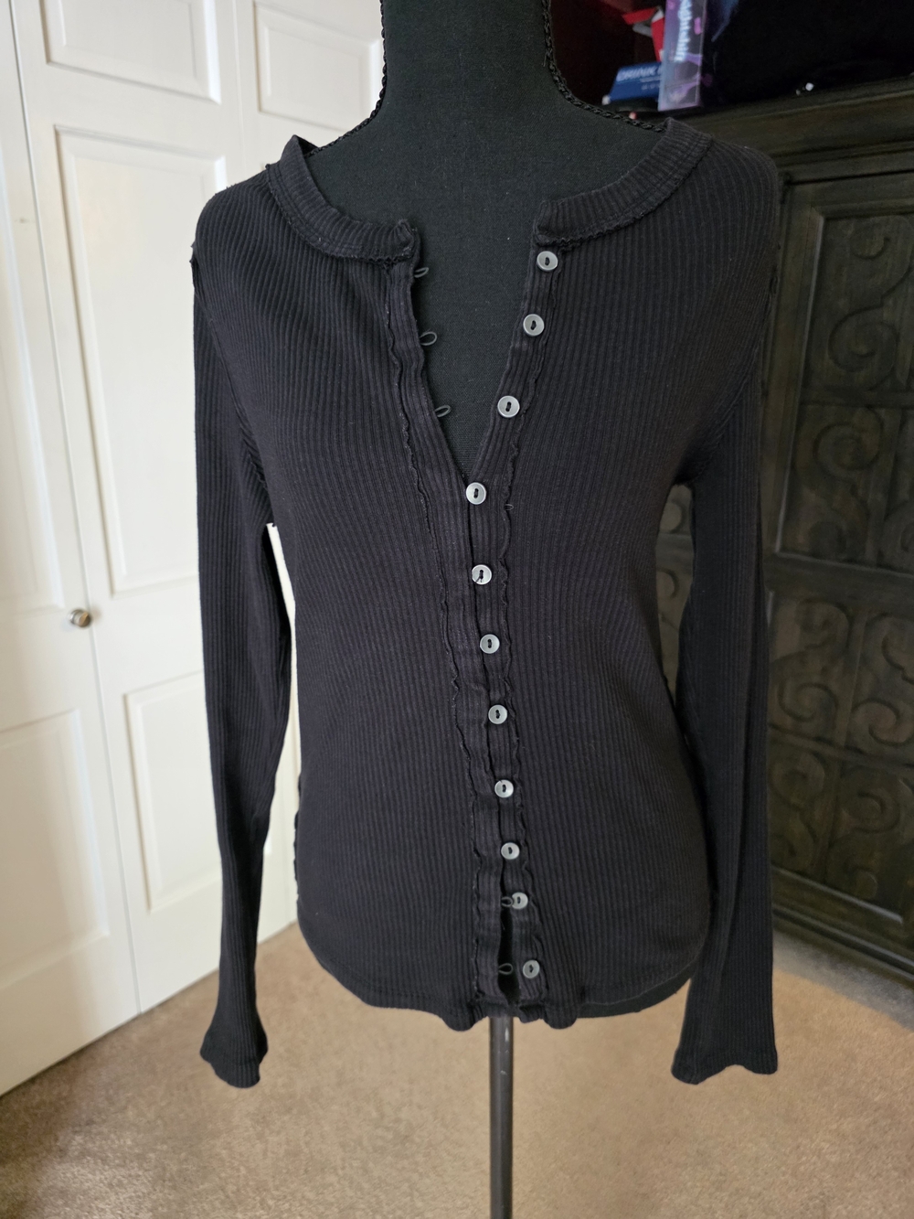 We The Free Black Ribbed Long Sleeve Button Front Henley Top Size Large - Picture 1 of 4